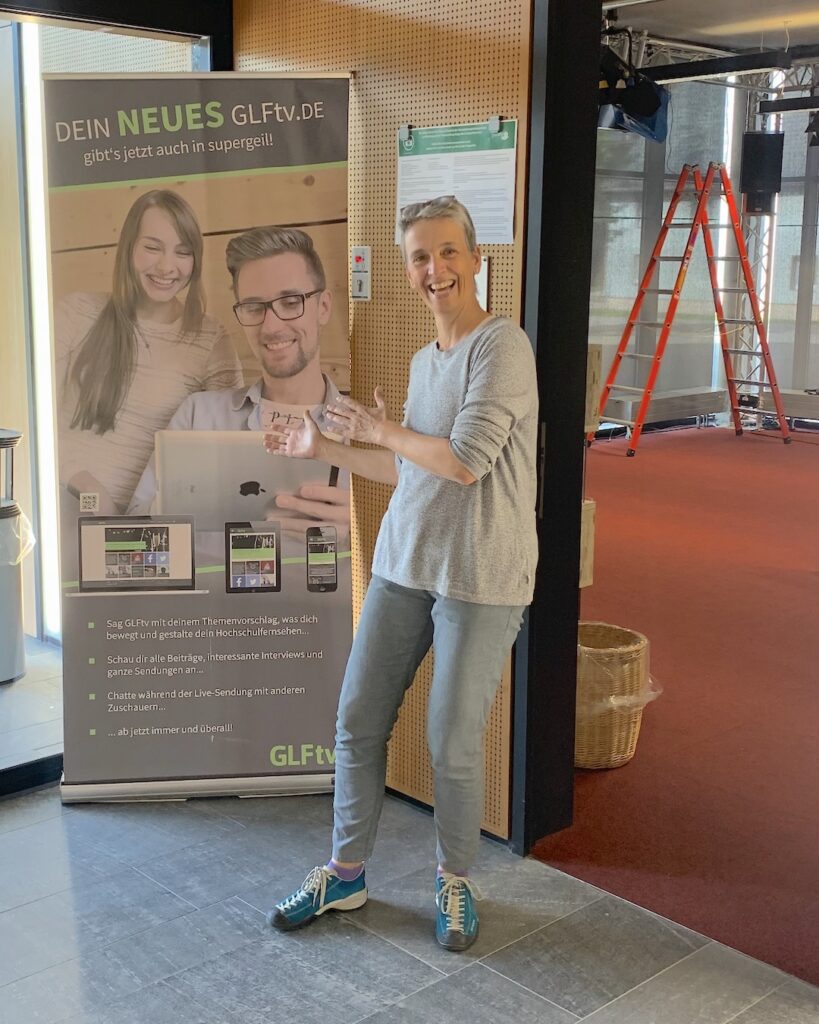 250 Livesendungen habe ich mit Studierenden im Studio von GLFtv produziert.
