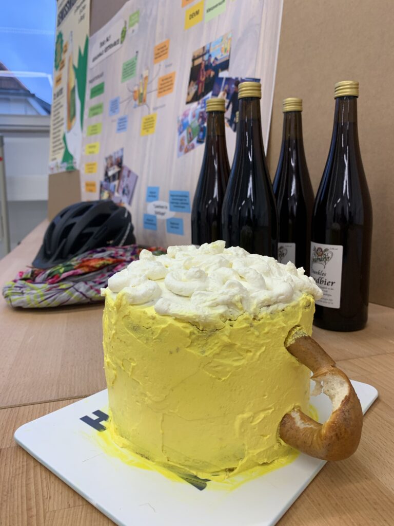 Kims Biertorte bei der Abschlusspräsentation unseres Projekts mit neun lokalen Brauereien