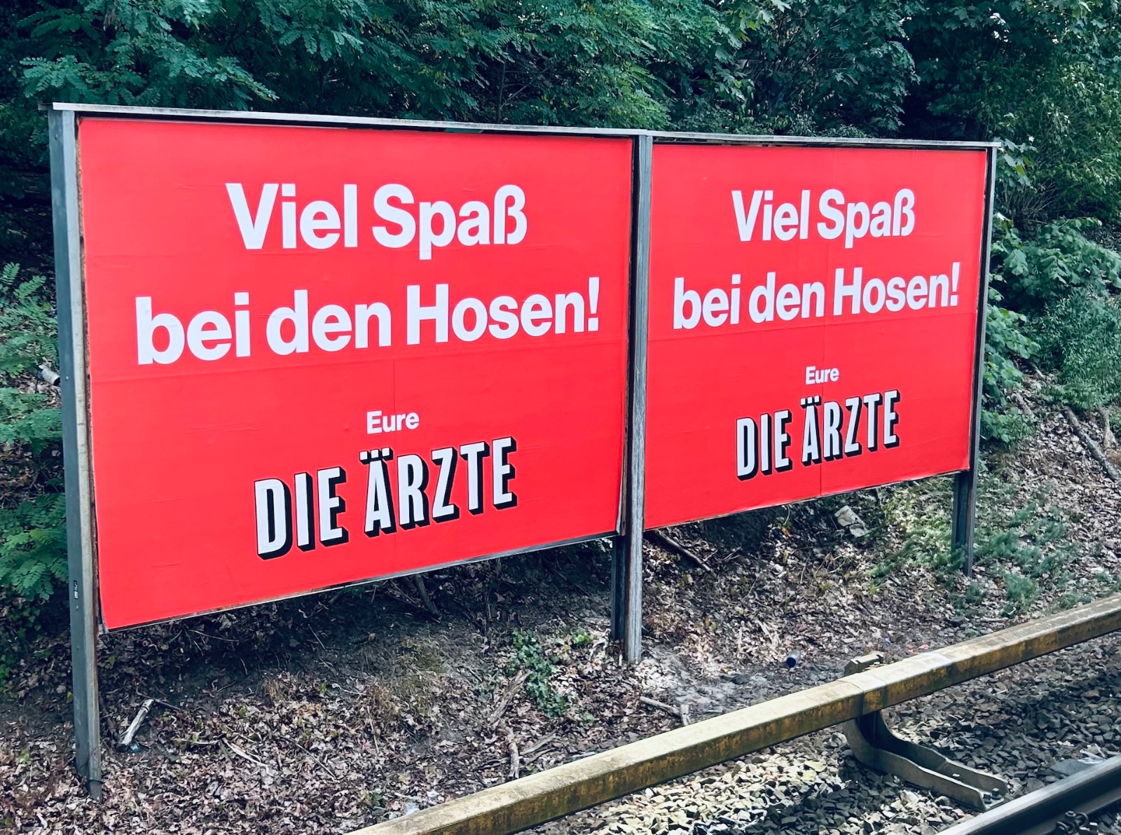 Plakat an der S-Bahn Station Olympiastadion Berlin am 11.7.2026